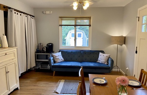 Yellow Springs House | Suite Springs