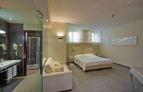 Frosinone Hotel | Suite Testani