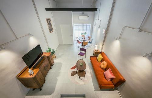 Phra Khanong Apartment | Sukhumvit entire house 7 pax - 2 mins walk from skytrain