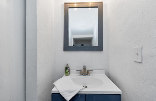 Galveston House | Summer Bliss,Blocks to the Beach-Midtown Galveston