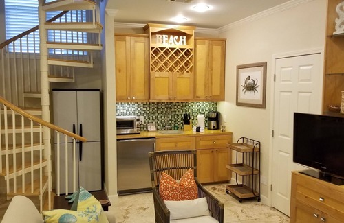 Miramar Beach Cottage | SUMMER DEALS - Charming BEACH Cottage & Private Beach - Includes Bicycles!