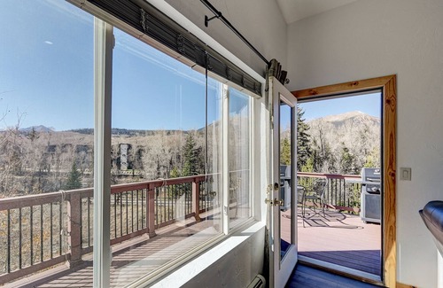 Willow Grove House | Summer get away on the river.