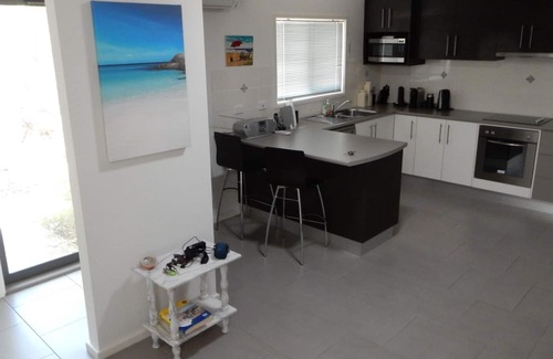 Broulee Villa | Summer Getaway - all conveniences