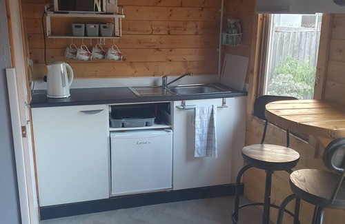 Whitstable Cabin | Summer House Cabin, With Outside Space, Sleeps 2 Adults and Child, pet Friendly