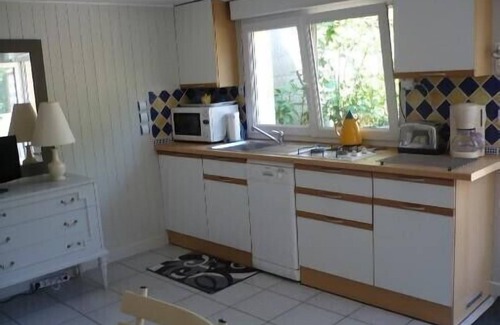 Saint-Jouan-des-Guerets Apartment | Summer rental - studio 2 pers.