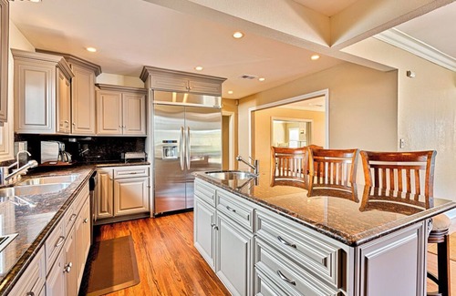 Los Feliz House | SUMMER SALE - Magnificent Hollywood Hills HtdPool Residence in Celebrity Enclave