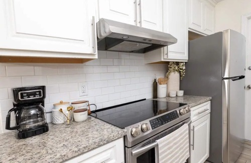 Live Oak House | Summer Specials - 2min to community pool - 20min to Six Flags - 10min to RAFB