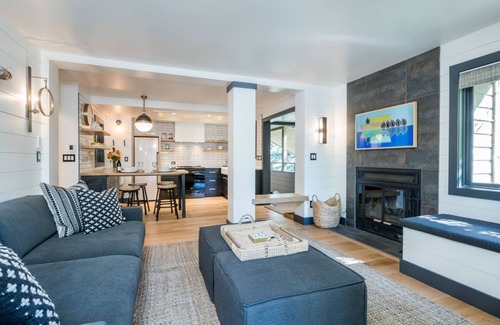 Elkhorn Village Condo | Summer Stays Available! Contemporary Condo Elkhorn Golf Course with West-Facing Views