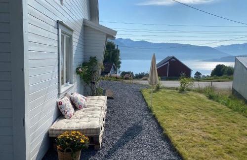 Kvaefjord Municipality House | Summerhouse on the way to Vesterålen