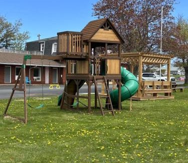 Summerside Hotel | SUMMERSIDE MOTEL &COTTAGES