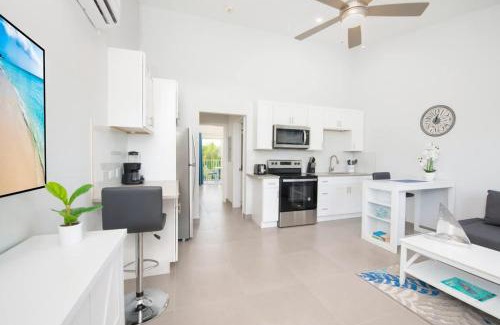 West Bay House | Summertime Suites #54