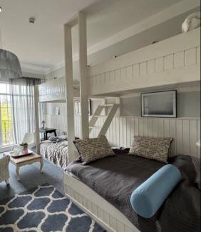 Lagow Apartment | Summertime Suites