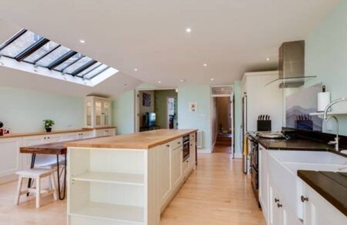 Summertown House | Summertown 4-BR Family Home - Bright & Spacious