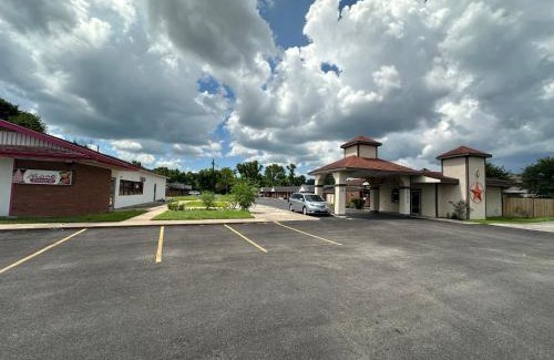 Dayton Hotel | Summit Inn - Dayton