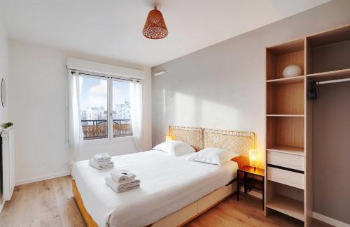 Les Puces de Saint-Ouen Apartment | Sumptuous 3BR-6P Apartment with terrace-Near Paris