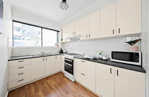 Albert Park House | Sun and Sand Albert Park