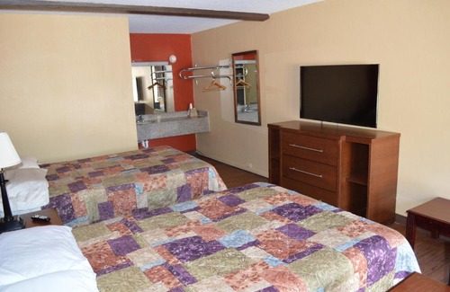 Locust Grove Hotel | Sun Down Lodge