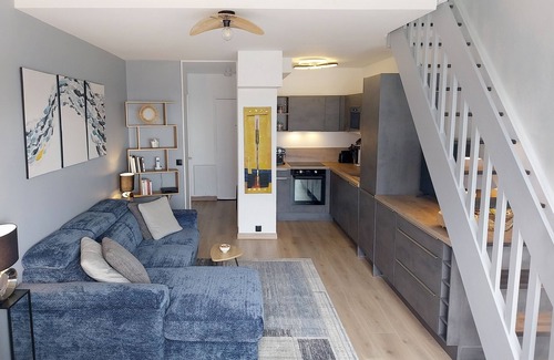 Saint-Jacques Apartment | Sun-drenched duplex with terrace overlooking the sea.