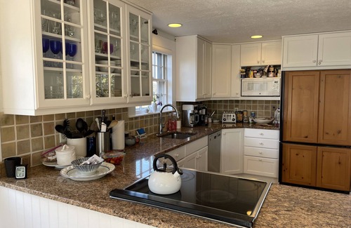 Tom Nevers House | Sun-filled Charming 3Bed 3bath. Walk to beach!