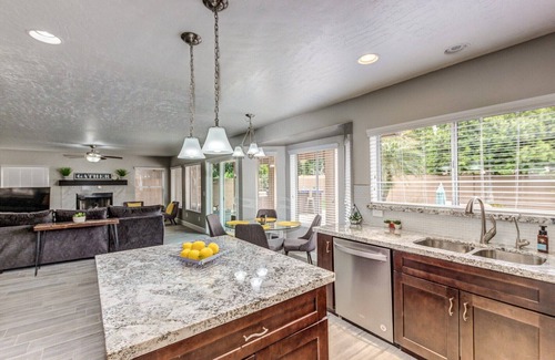 El Dorado Lakes Golf Community House | Sun, Fun, Golf, Family and more at the Poolhouse!