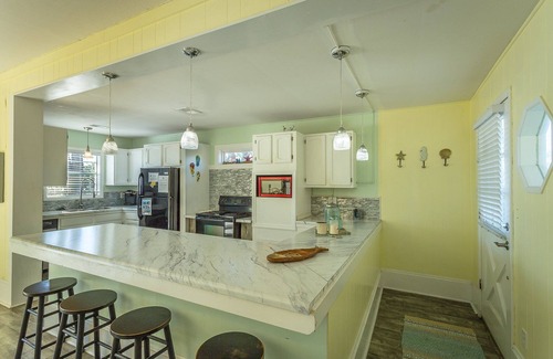 Alligator Point House | Sun, Sand & Savings – "Dolphin Watch", Your Budget-Friendly Beach Getaway!
