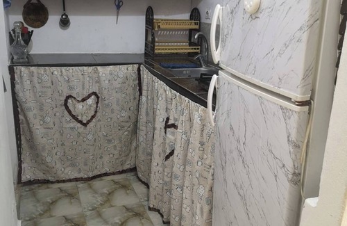 Diza House | Sun & Sand Short-Term Apartment by the Beach!