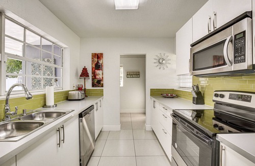 Lauderdale Lakes House | Sun-Soaked Home w/Pool in Lauderdale Lakes!