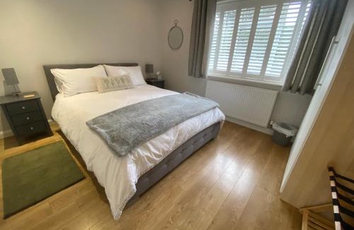 Weybridge Apartment | Sun Terrace Lodge Weybridge
