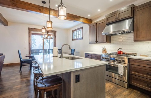 Cle Elum House | Suncadia 4 Bdrm Home with Private Hot Tub overlooking Prospector Golf Course