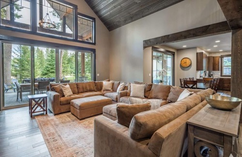Cle Elum House | Suncadia 5 Bdrm Home on the Golf Course with Great Outdoor Entertainment