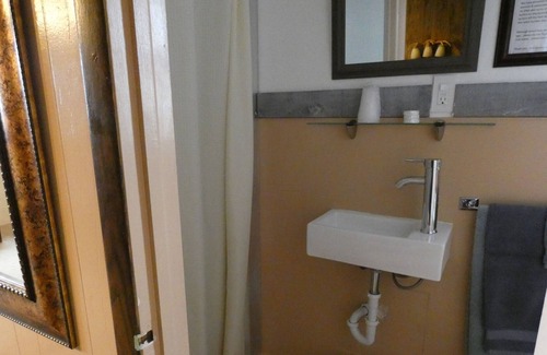 Geyser Hotel | Sundown Motel