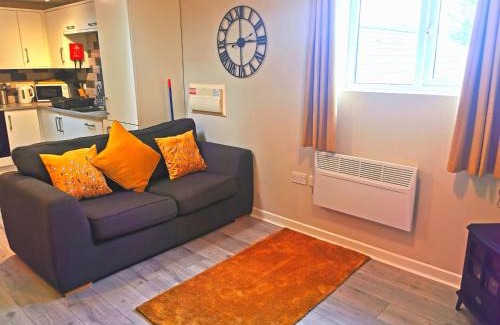 Tenby Apartment | Sunflower Apartment, Family accommodation Near Tenby in Pembrokeshire