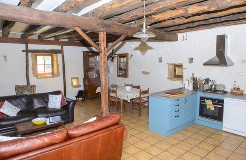Frayssinet-le-Gelat Cottage | Sunflower 4* - Quiet & relaxing cottage in a courtyard, perfect for families