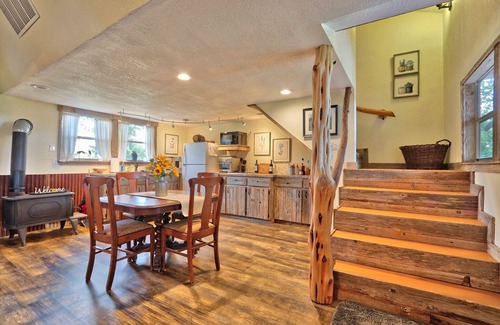 San Marcos Cabin | Sunflower Ridge Cabin - Charming Romantic Getaway
