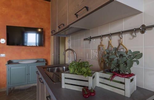 Corridonia Other | Sunflower, self-contained apartment, swimming pool, whirlpool, wi-fi, air conditioning
