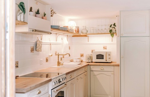 Beatenberg Condo | SUNGALOW Beatenberg- Panoramic Vintage-Chic Chalet with Gourmet Kitchen