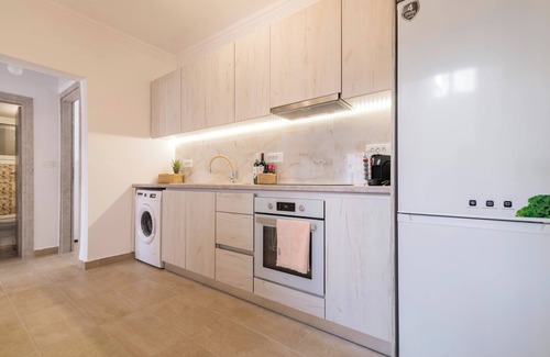 Petaloudes Apartment | Sunlight : Ανετο&μοντέρνο διαμερισμα κοντα στο κεντρο της πολης-pet friendly