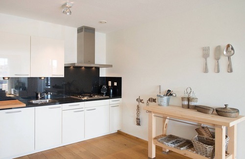 Vissershaven Apartment | Sunlit Retreat with Balcony