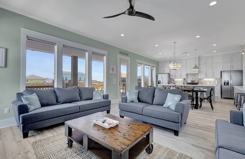 Crystal Beach House | Sunny & 75: 5 BR, 5.5 BA in Crystal Beach, Sleeps 26