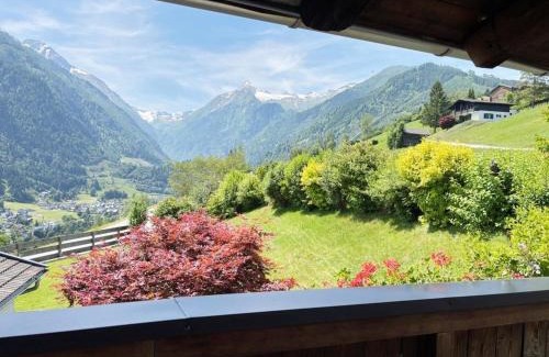Kaprun House | Sunny Alpine Apartment by the Slopes