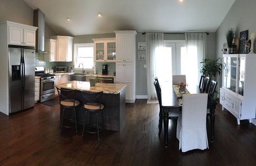 Centereach House | Sunny and Bright Home in Central Location!