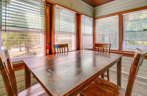 Dayton Apartment | Sunny and Spacious Dayton Condo about 1 Mi to Downtown!