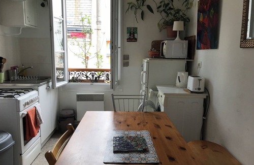 Combat Apartment | Sunny apartment, 2 rooms, Canal St Martin/Buttes Chaumont