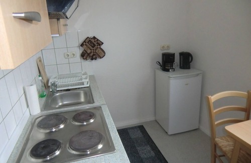 Schonebeck Apartment | Sunny apartment on Elbradweg near Magdeburg
