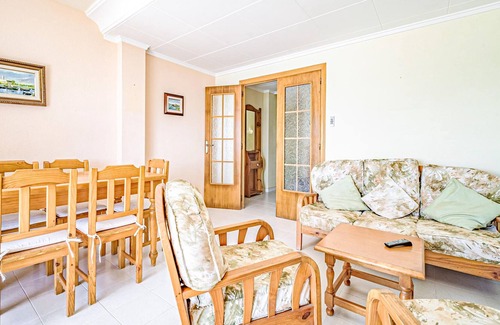 Mareny Barraquetes Apartment | Sunny apartment just a few steps from the beach.