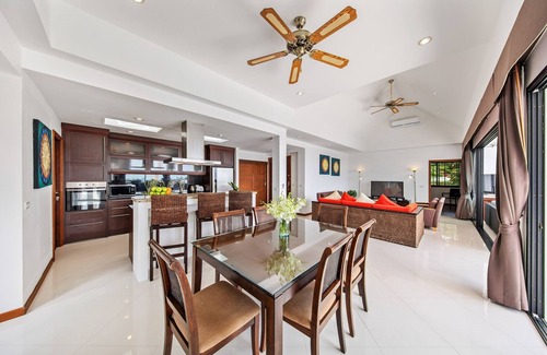 Maret Villa | Sunny Banks - 4 Bed Private Pool Sea View Villa
