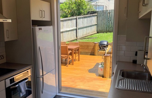 Orakei Apartment | Sunny, Character 2-Bed Home in Mission Bay