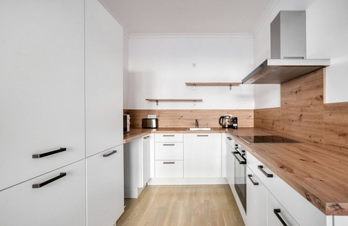 Halensee Apartment | Sunny Charlottenburg 2BR in quiet area near Kurfürstendamm, by Blueground
