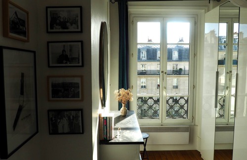 Croulebarbe Apartment | Sunny & Charming Apartment in the Center of Paris