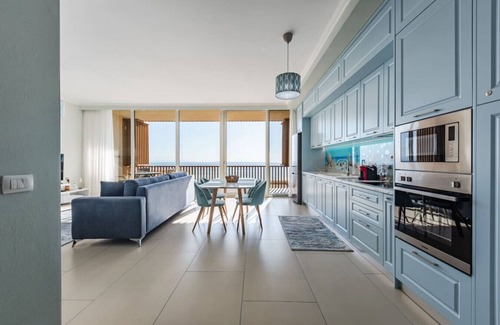 Jala Apartment | Sunny Coastal Getaway | Green Coast